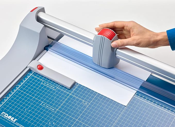 Dahle 442 Premium Rotary Trimmer, 30 Sheet Capacity, Self-Sharpening, Automatic - Image 2